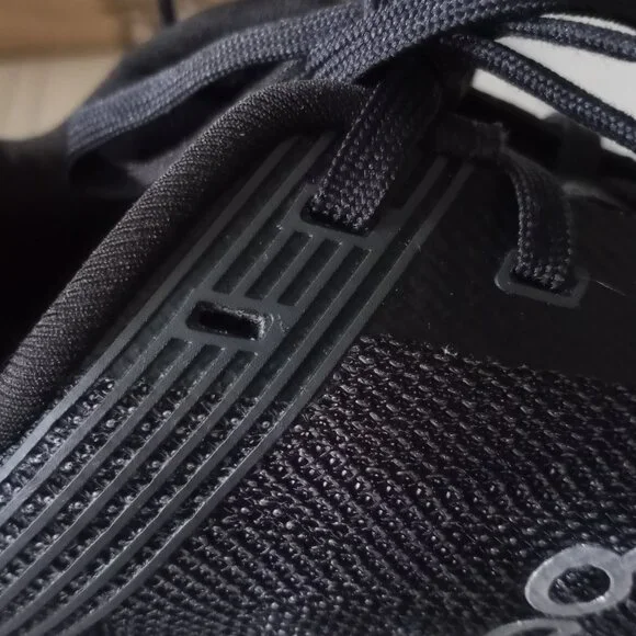 'On Cloud' Shoe Black/Eclipse size 9.5 EUC #5598626 - Picture 13 of 16